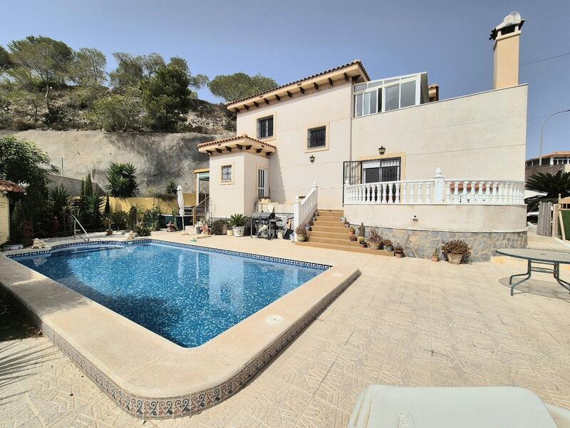 Villa for sale in San Miguel de Salinas, Alicante