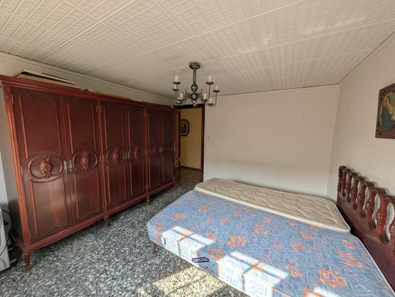 4 bedroom Apartment for sale