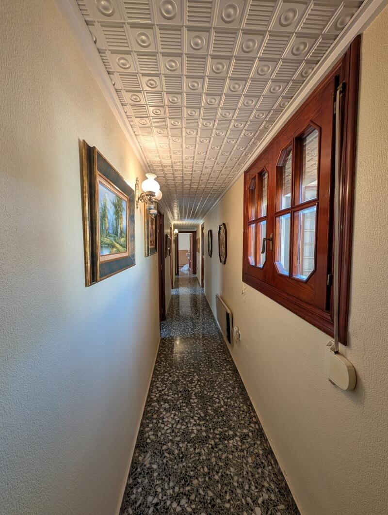 4 bedroom Apartment for sale