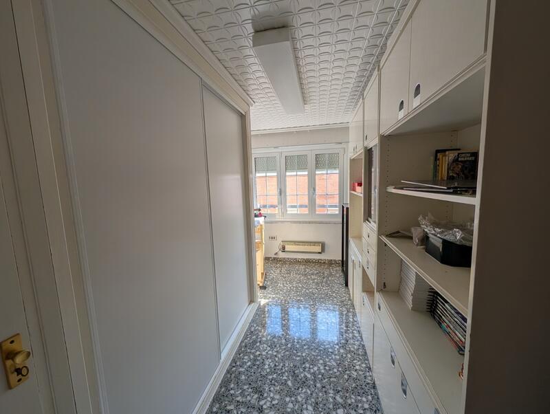 4 bedroom Apartment for sale