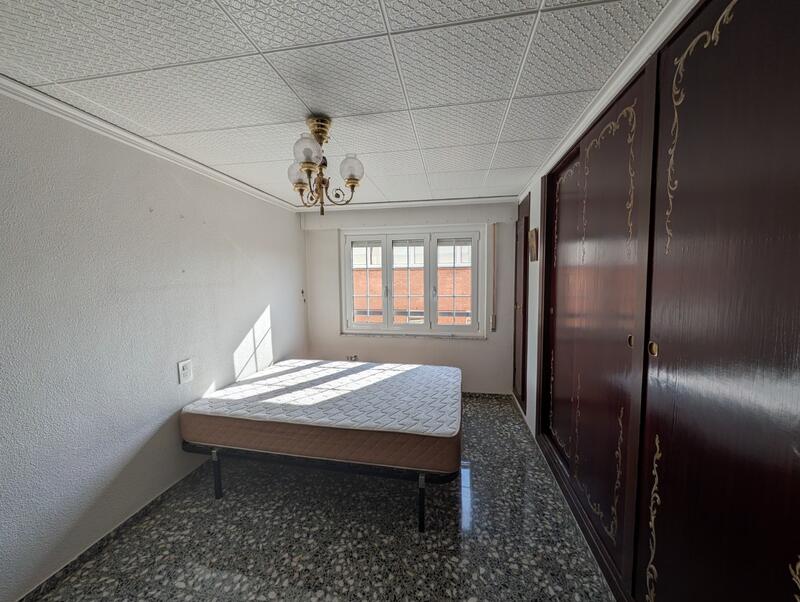 4 bedroom Apartment for sale