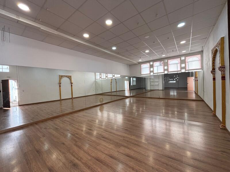 1 sovrum Kommersiella fastigheter till salu