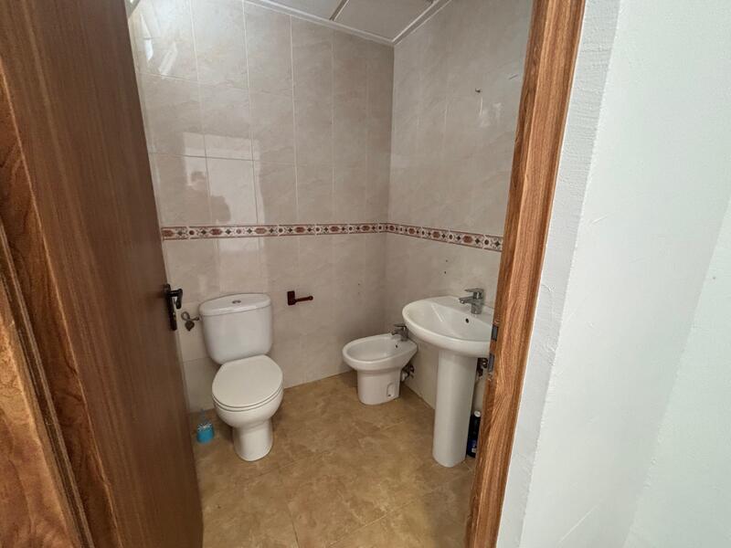 1 sovrum Kommersiella fastigheter till salu