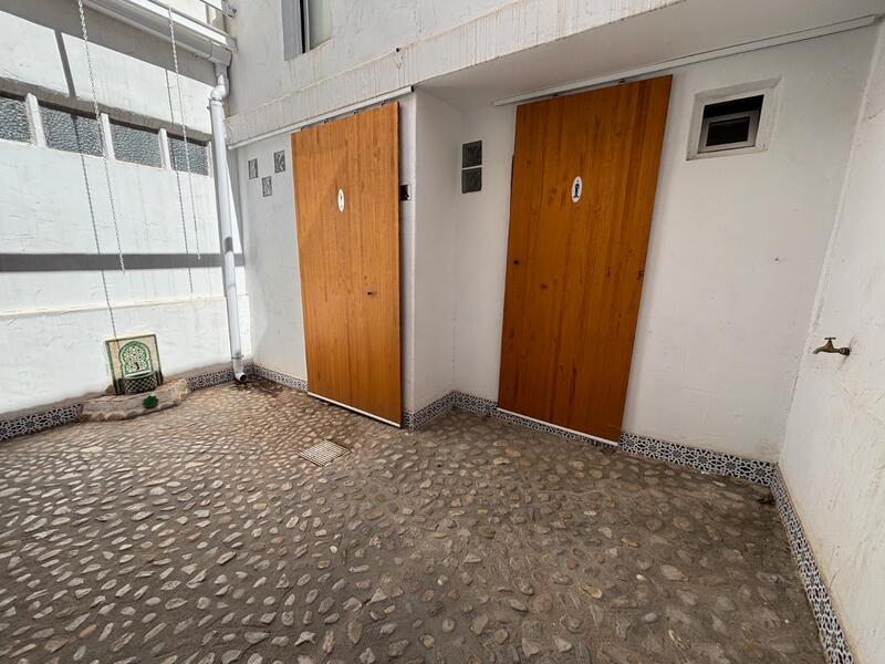 1 sovrum Kommersiella fastigheter till salu