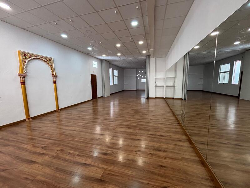 1 sovrum Kommersiella fastigheter till salu