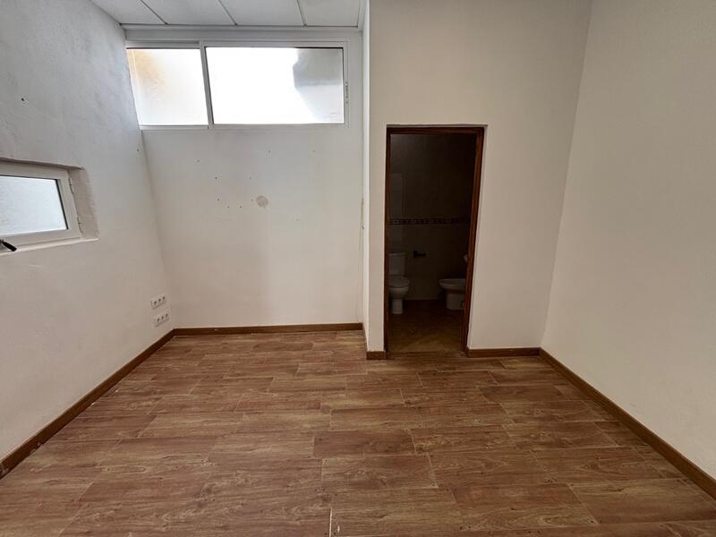 1 sovrum Kommersiella fastigheter till salu