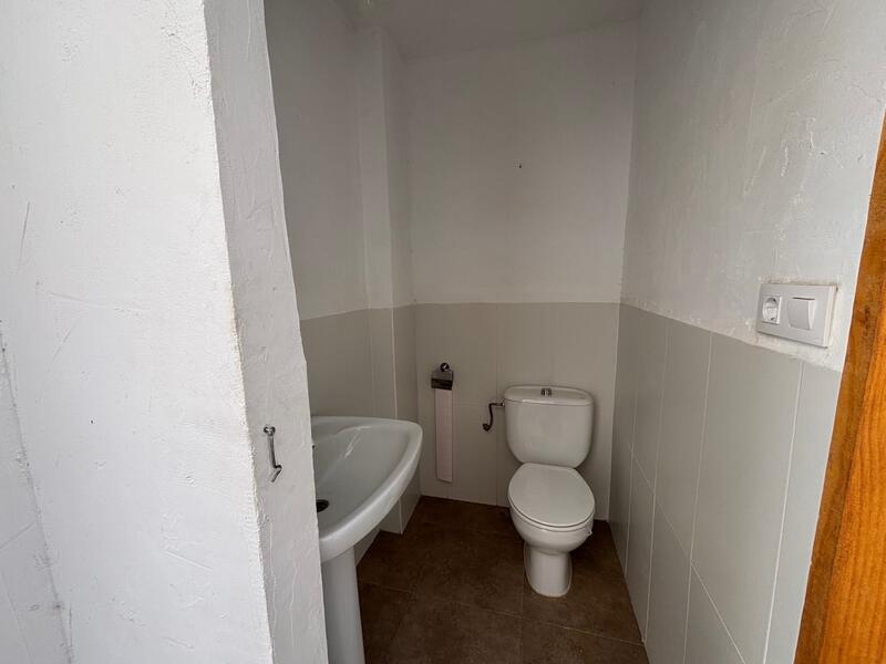 1 sovrum Kommersiella fastigheter till salu