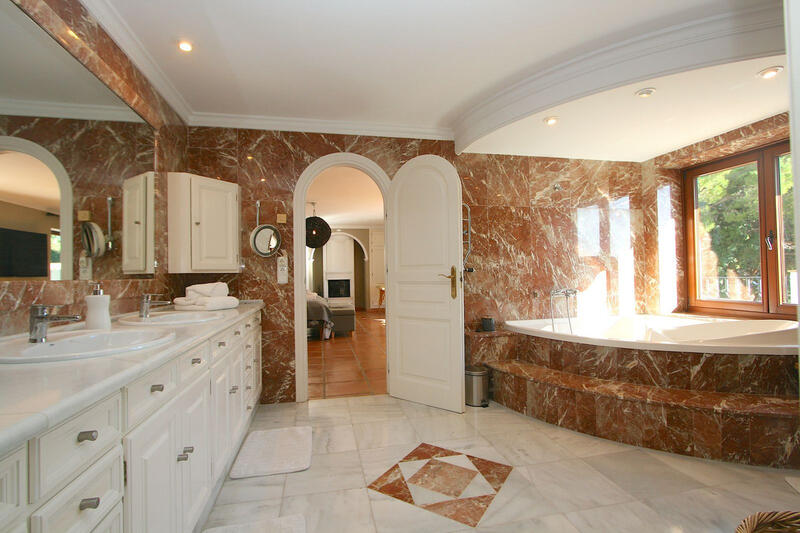 6 Cuarto Villa en venta