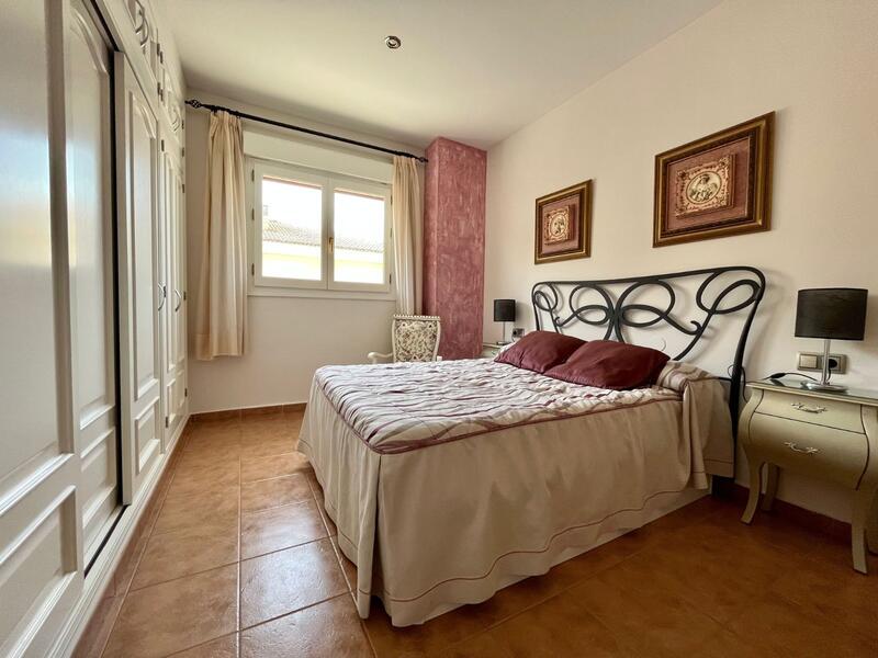 4 bedroom Townhouse for sale