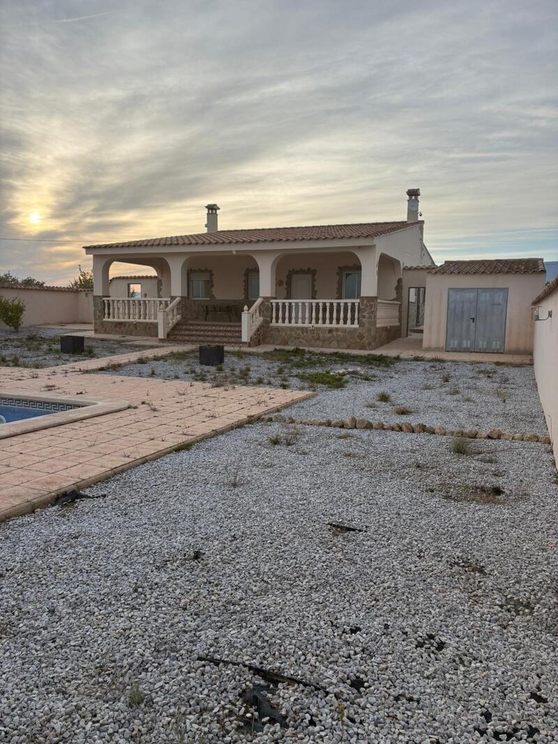 Villa for sale in Monóvar, Alicante