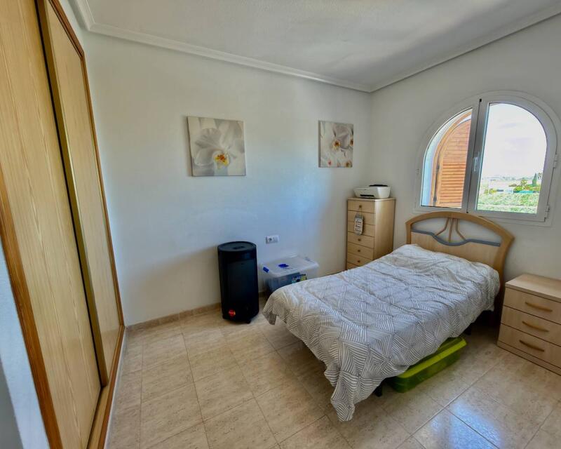 2 спальная комната квартира продается