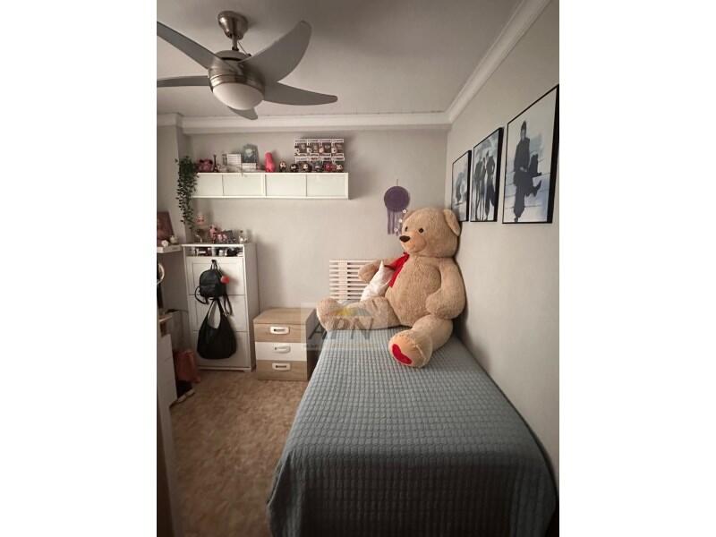 4 спальная комната квартира продается