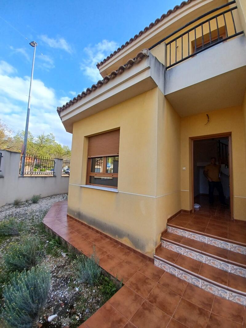 4 slaapkamer Gezinswoning Te koop