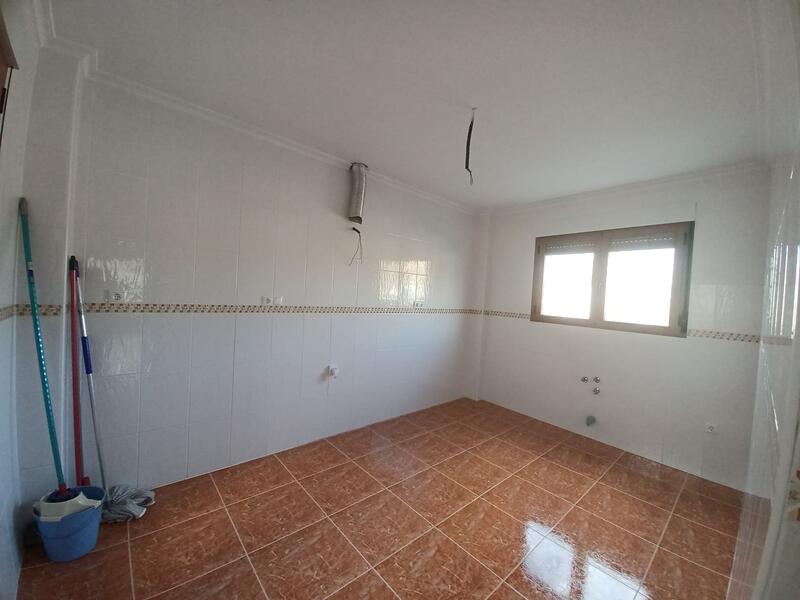 4 slaapkamer Gezinswoning Te koop