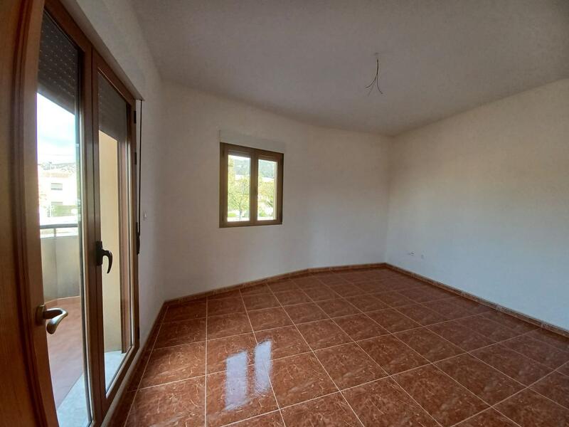 4 slaapkamer Gezinswoning Te koop