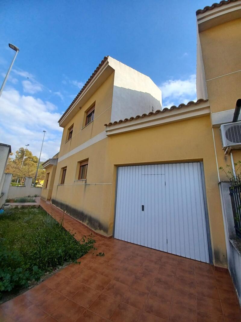 4 slaapkamer Gezinswoning Te koop