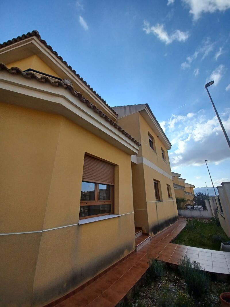 4 slaapkamer Gezinswoning Te koop