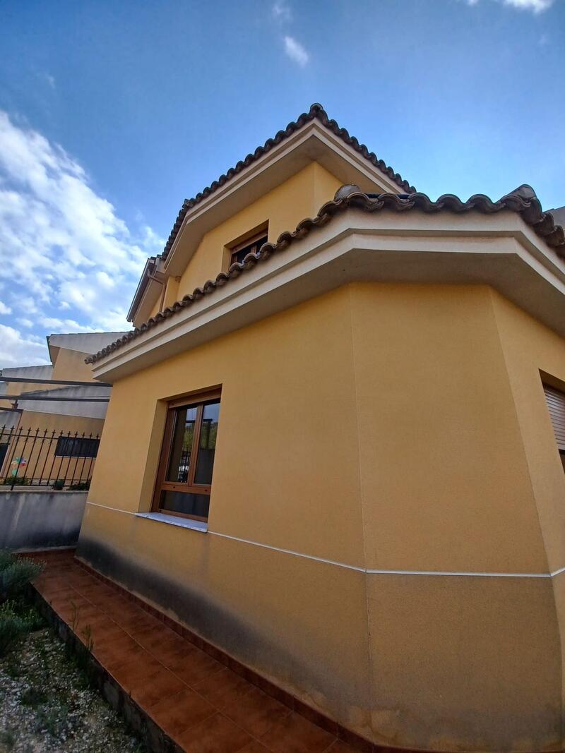 4 slaapkamer Gezinswoning Te koop