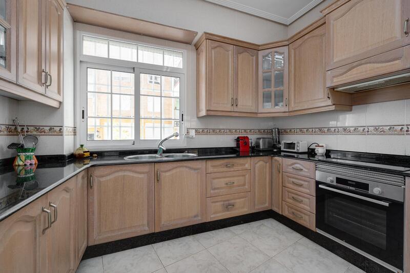 4 bedroom Apartment for sale