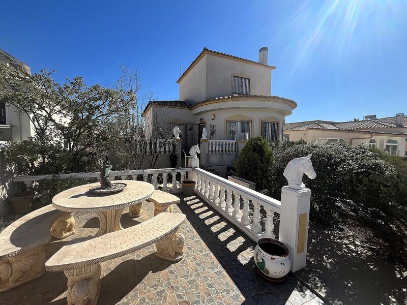 Villa à vendre dans Castalla, Alicante