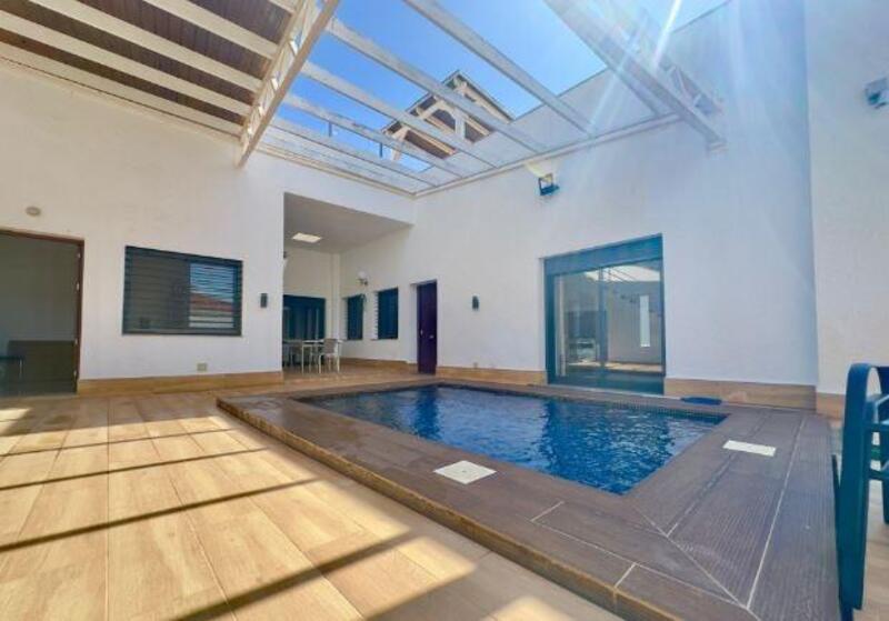 Villa for sale in Pilar de la Horadada, Alicante