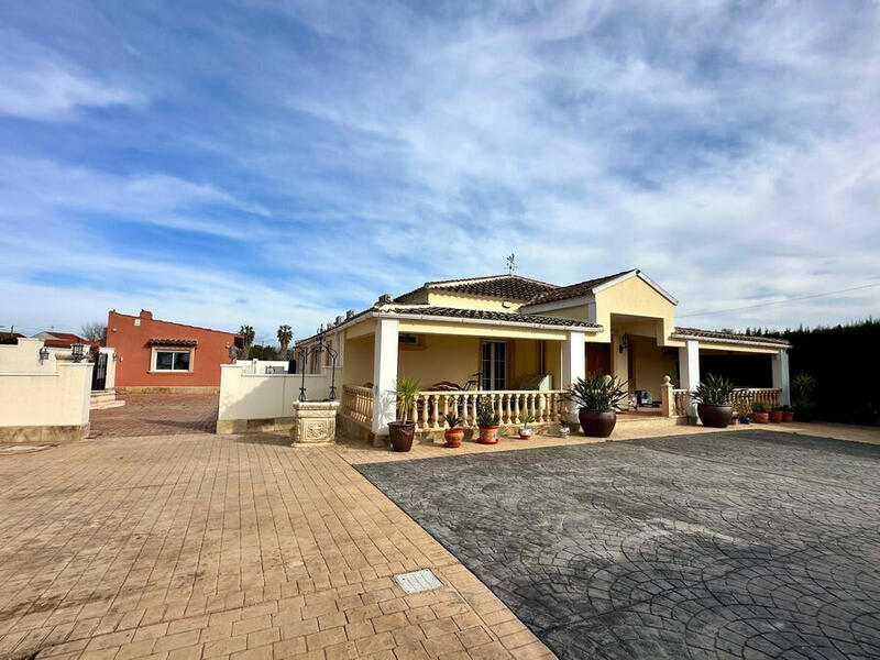 6 soverom Herregård til salgs