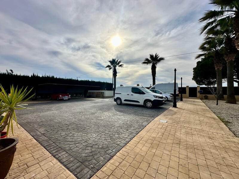 6 soverom Herregård til salgs