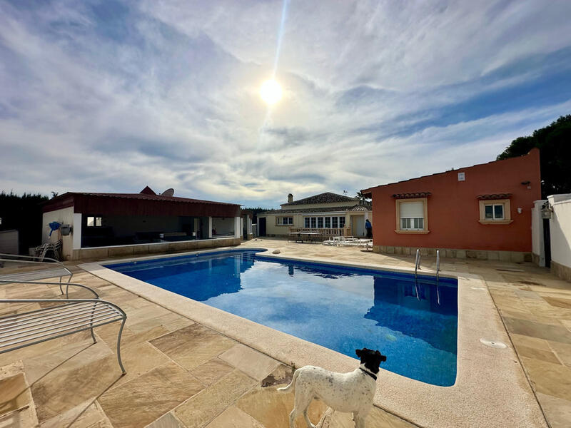 6 soverom Herregård til salgs