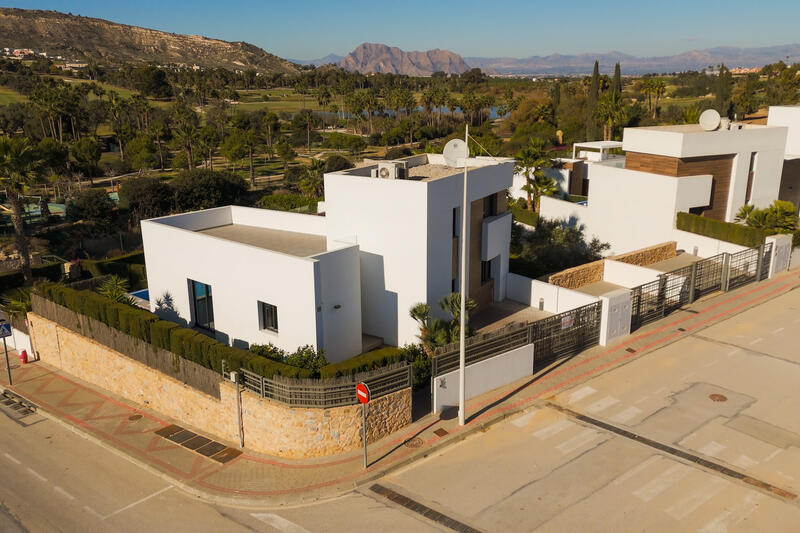 4 Cuarto Villa en venta