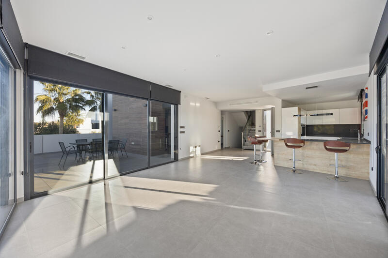 4 Cuarto Villa en venta