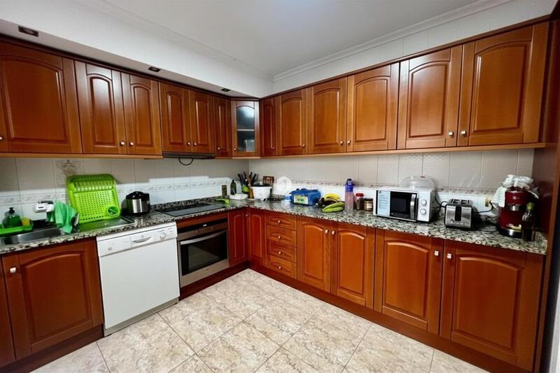 4 bedroom Apartment for sale