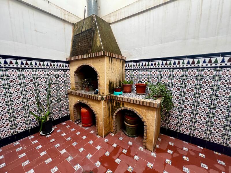 4 bedroom Apartment for sale