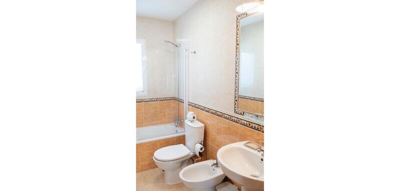 4 bedroom Townhouse for sale