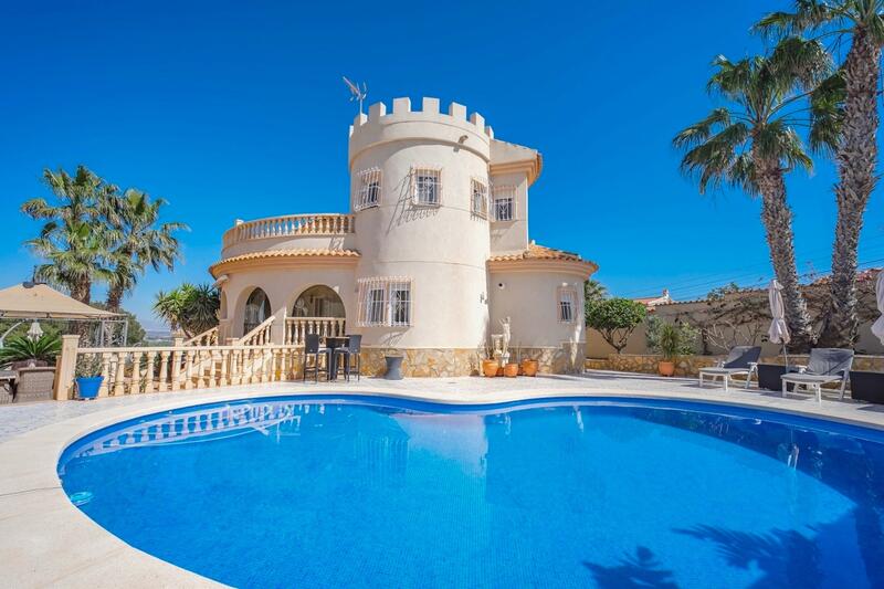 Villa for sale in Ciudad Quesada, Alicante