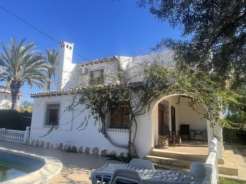 Villa till salu i Cabo Roig, Alicante