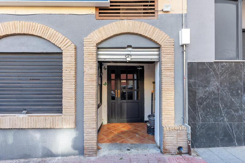 Kommersiella fastigheter till salu