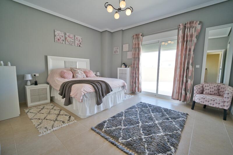 4 Cuarto Villa en venta