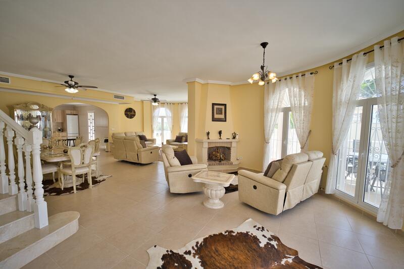 4 Cuarto Villa en venta