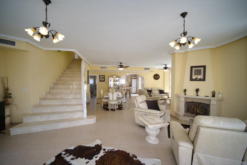 4 Cuarto Villa en venta