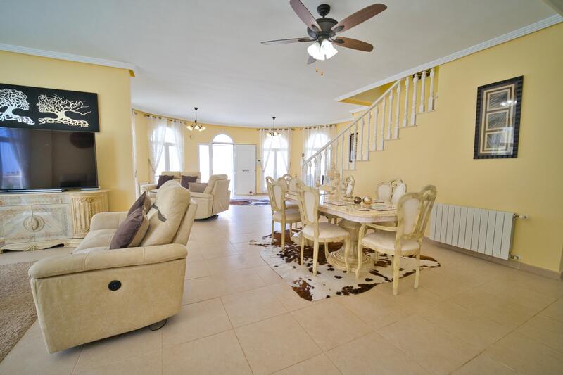 4 Cuarto Villa en venta