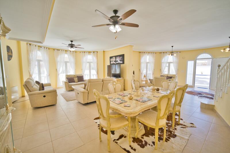 4 Cuarto Villa en venta