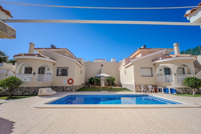 10 sovrum Villa till salu