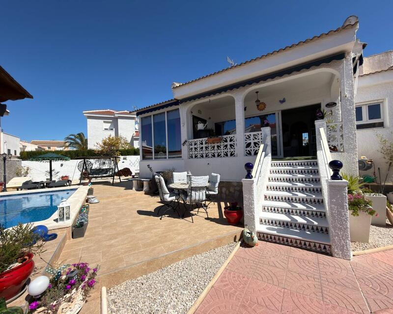 3 Cuarto Villa en venta