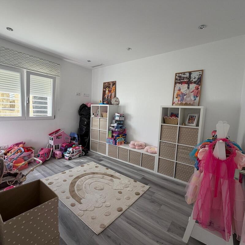 4 Cuarto Villa en venta