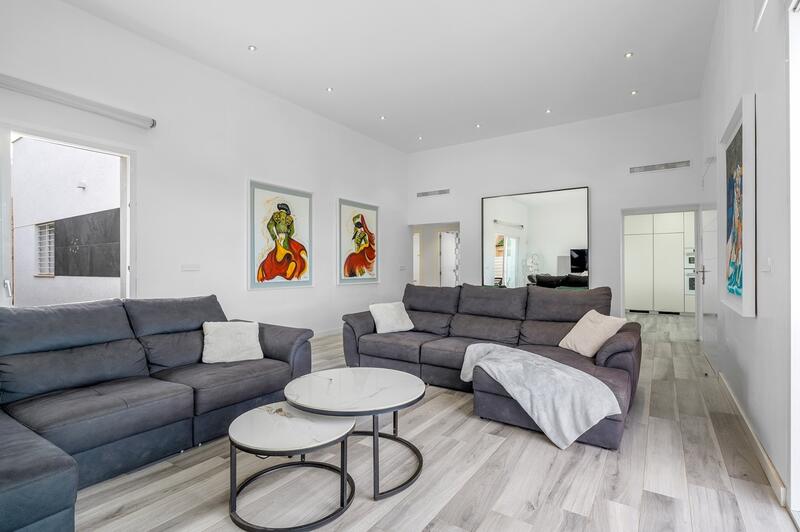 4 Cuarto Villa en venta