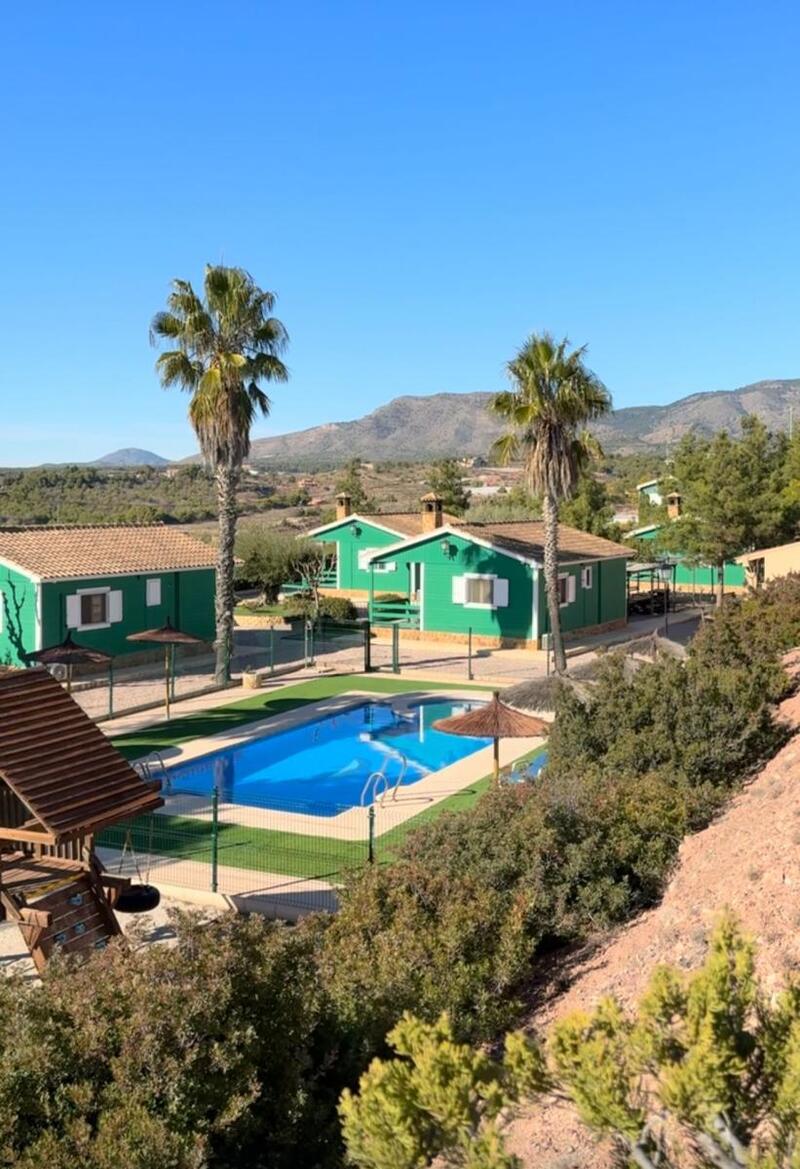 5 bedroom Apartment for sale