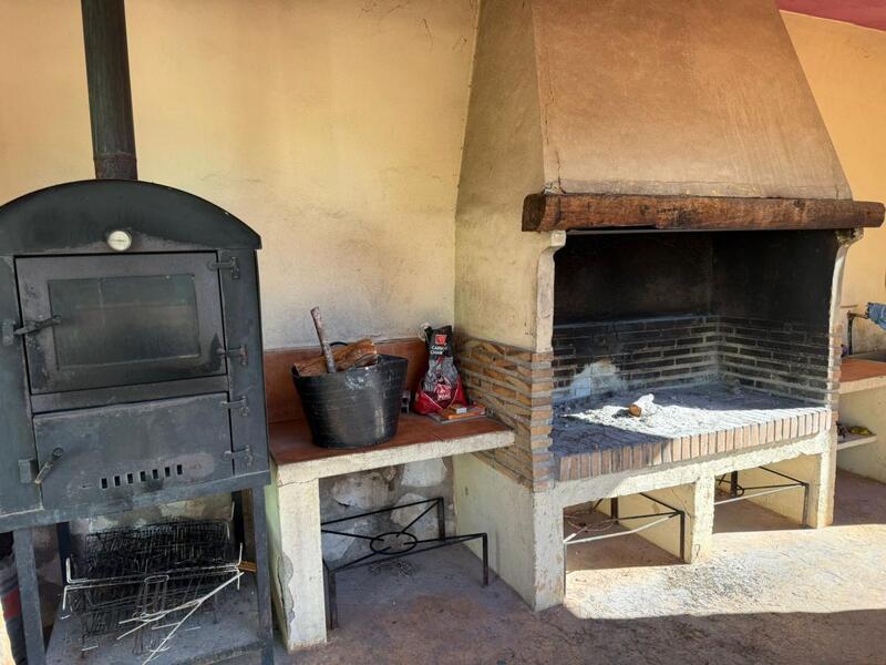 5 bedroom Apartment for sale