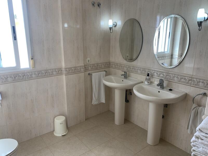 3 slaapkamer Villa Te koop 3 slaapkamer Villa Te koop