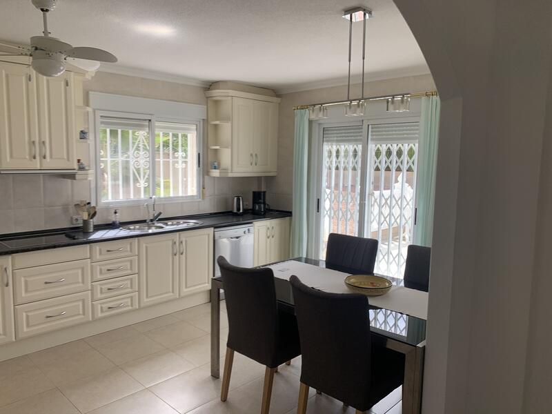 3 slaapkamer Villa Te koop 3 slaapkamer Villa Te koop