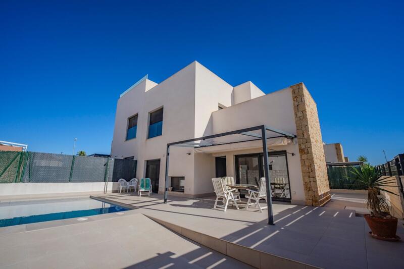 Villa for sale in Ciudad Quesada, Alicante